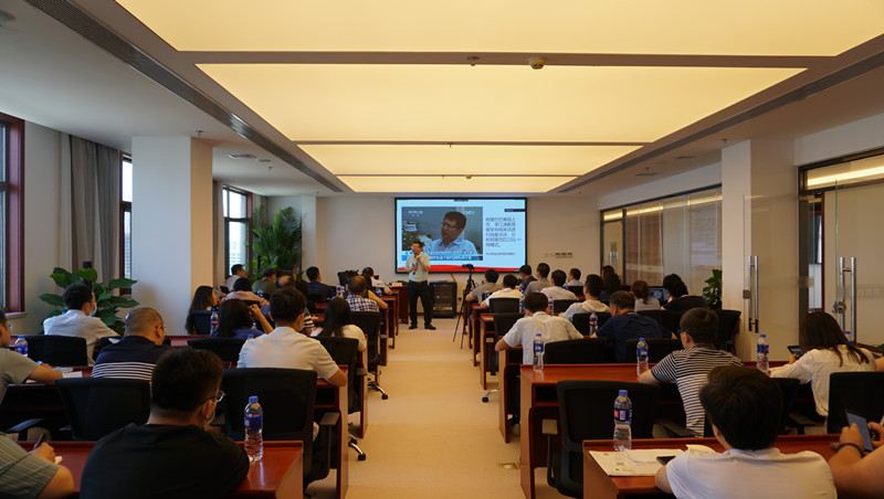 企業(yè)戰(zhàn)略決策與高效執(zhí)行 | 蒼穹大講堂順利開講！